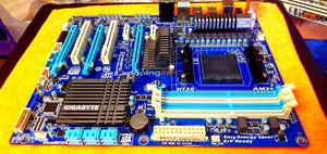 Gigabyte GA-990XA-UD3 NVMe SSD AMD FX Destekli Anakart