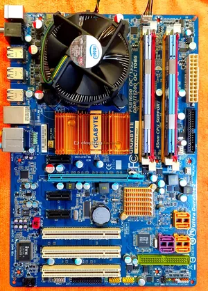 Gigabyte GA-EP35 DS3 LGA 775 Pin Sorunsuz Anakart